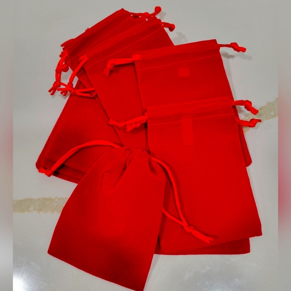 12 Red Velvety Bags